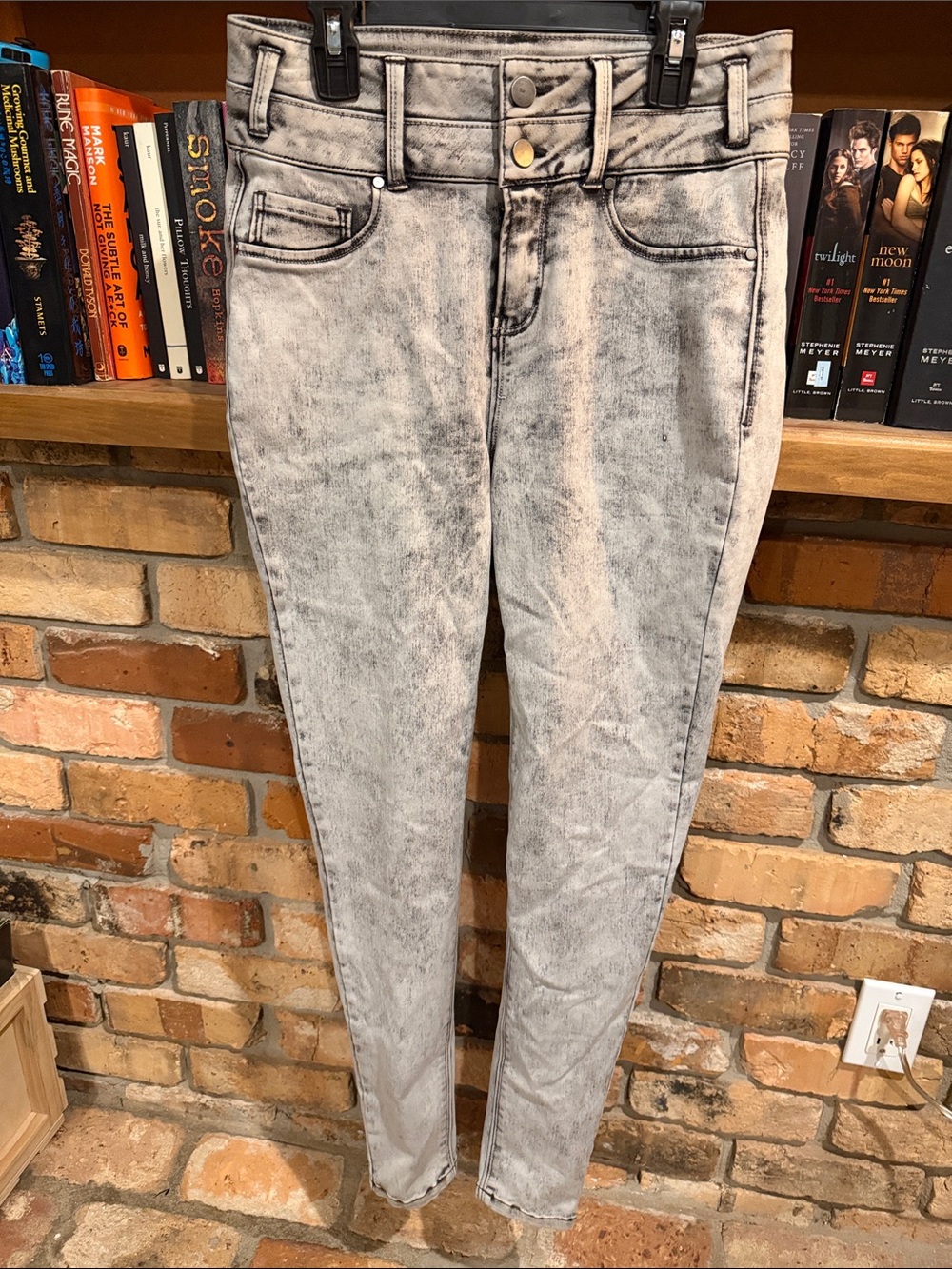 Women’s Grey Acid Wash High-Rise Jeans Sz 7
